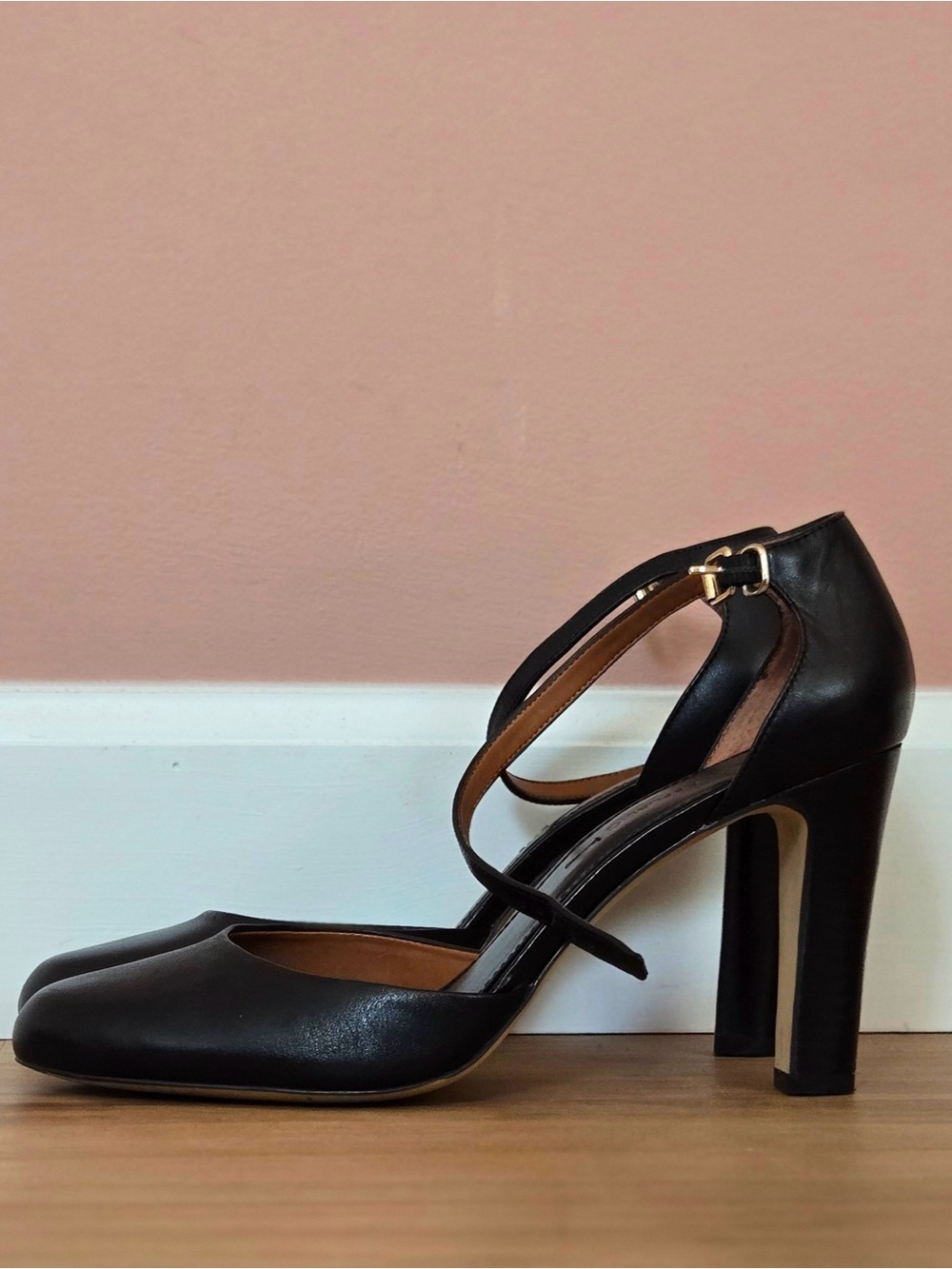 banana republic | julia ankle-strap pump | almond toe | black | us 9.5